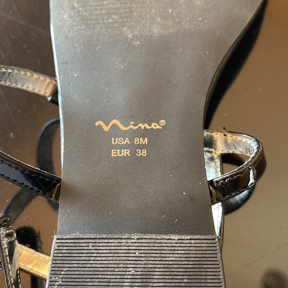 Women size 8 sandals black color flip flop style with back - Picture 7 of 7